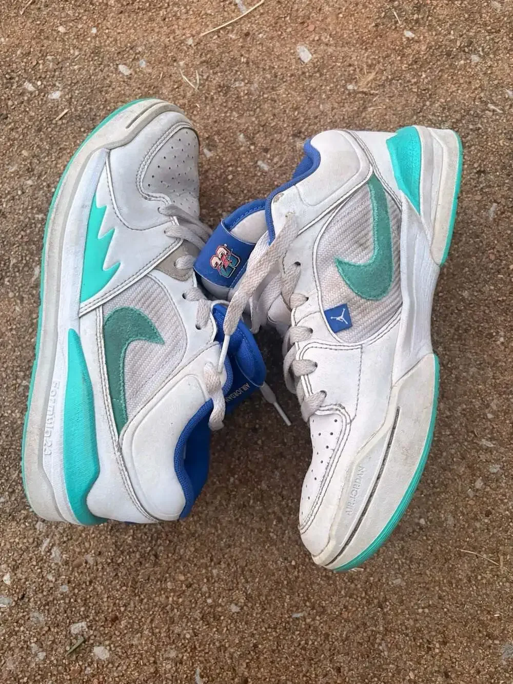 Jordan Stadium 90 SE GS 'White/Hyper Royal/Hyper Jade' sz 7Y